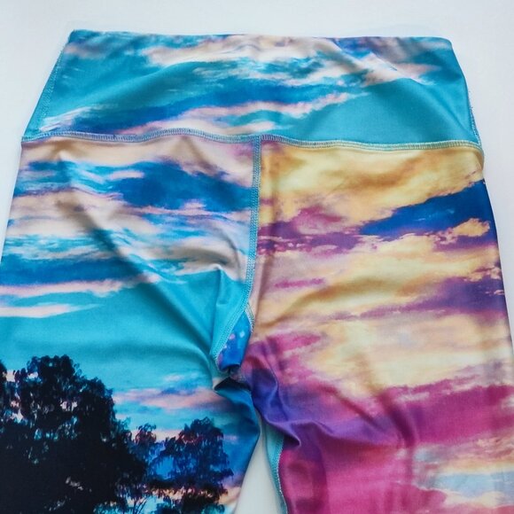 Inner Fire active wear leggings made in Vancouver beach design women's size 8 - Picture 4 of 7